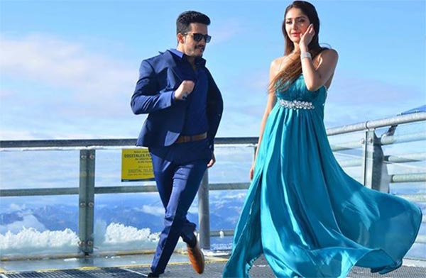 akhil movie,nageshwarao,nagarjuna,nagachaitanya,akhil  అక్కినేని చిన్నోడు తాత పేరు నిలబెడతాడట..! 